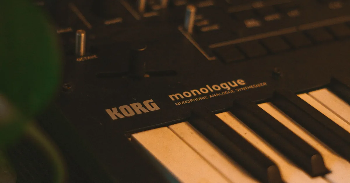 Mini synthesizer
